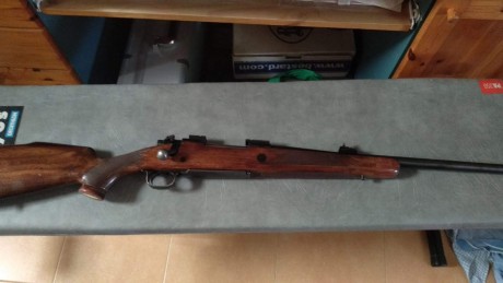 Me vendo el Winchester 70 en .270. Tiene punto de fibra óptica, cantonera buena bases Weaver, inserciones 00