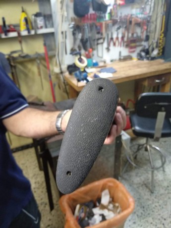 Me vendo el Winchester 70 en .270. Tiene punto de fibra óptica, cantonera buena bases Weaver, inserciones 20