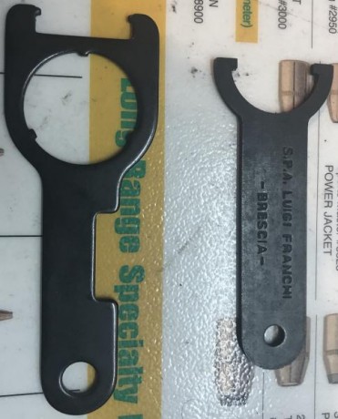 VENDIDAS Se venden estas dos llaves de chokes a 6 € cada una.
Estan en Barcelona 00