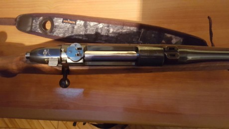 Hola.  Un amigo vende éste rifle, con cañón de 66cm, en calibre 7mm reminton magnum y monturas mas anillas 12