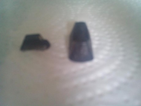 Vendo la mira y punto original de la pistola CZ 75b
También cambio por algo que me interese,
para venta 00