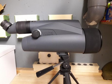 Pues eso, ofrezco telescopio Yukon 6-25×25 y 25-100×100.
Esta prácticamente nuevo, 2 usos a 200M y otros 02