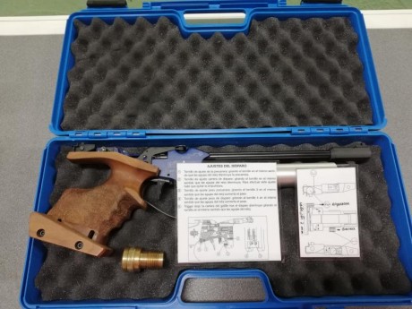 Un amigo vende una Match Guns MG1 muy bien cuidada.
Él la compró de segunda mano en una armería y trae 02