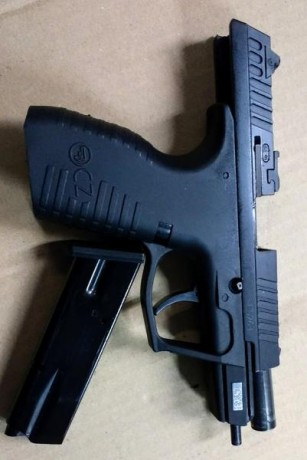 Se vende CZ-100, con un solo cargador y guiada en "A"
150 euros. Se puede ver y probar en La 00