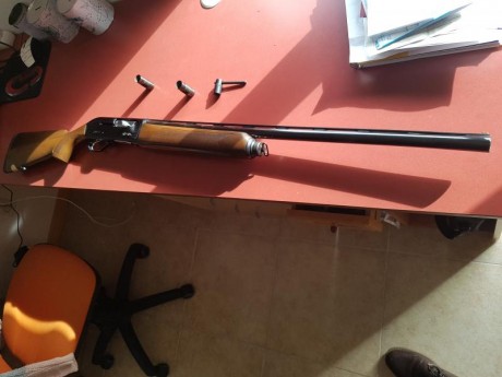 Escopeta repetidora del calibre 12 ( 3 cartuchos) de la marca Lanber con 3 choques para que abra o cierre 02