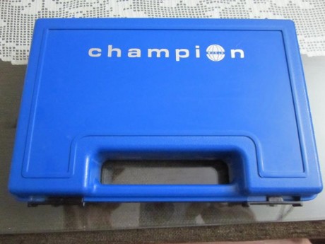 :Hola.
Pongo a la venta unas gafas para tiro " CHAMPION ",sobradamente conocidas por sus cualidades
estàn 01