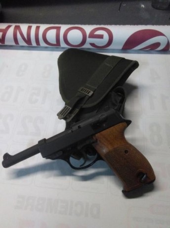 Hola 
Vendo pistola semiautomática WALTHER P1, calibre 9 Parabellum-
Con dos cargadores y cachas de madera 00