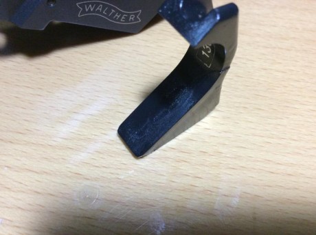 VENDIDA

La pistola está en muy buen estado y funciona perfectamente (hay manchas negras en una foto que 101