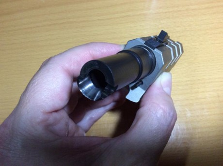 VENDIDA

La pistola está en muy buen estado y funciona perfectamente (hay manchas negras en una foto que 112