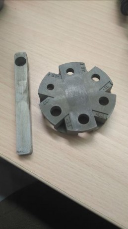 Me sobra un Micro Disk de Lee para hacer cargas muy reducidas (de 0,8 a 3gr) en dosificadores lee Auto 00