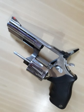 El compañero FELIPE vende sus armas cortas. TODAS ELLAS EN PERFECTO ESTADO Y FUNCIONAMIENTO



-PISTOLA 51