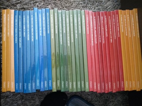 Vendo la coleccion de Osprey de la Edad Media. 35 volúmenes a estrenar con su precinto. Se encuentra en 01