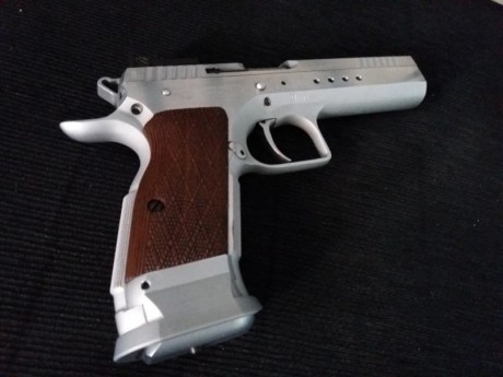 Pues eso vendo este excepcional hierro en calibre 9mm PB, utilizado solo para precision y ademas muy poco, 11