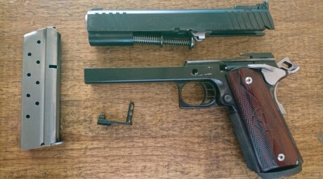 Modelo de STI especializado para el tiro de precisión. Cañón pesado match de 5”. Acabados de lujo. Cargador 20