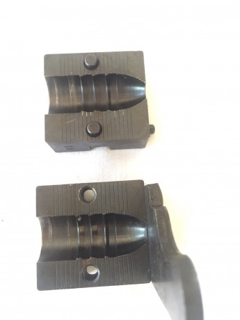 Se vende por cese de actividad, incluye 2 turquesas una RCBS y otra de Pedersoli y 

Los datos del fusil 31