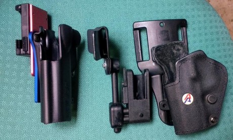 Se venden fundas para zurdo.
Ghost Stinger 3G, para Shadow o Tanfoglio 50 euros.
Doble Alfa, para HK USP 00