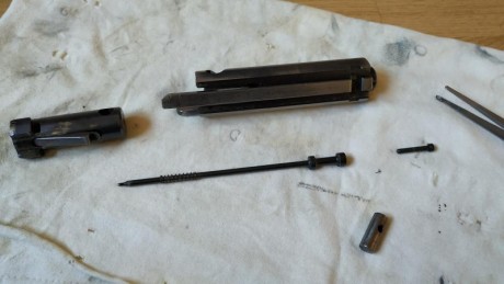 Hola. Buenos días. Vendo VOERE semiautomático.

- Calibre 9.3x62mm
- Cañón de 51cm
- Alzas micrometricas 110