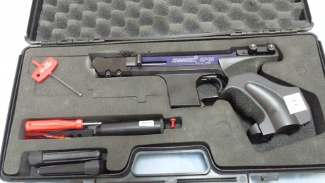 Pues lo dicho, pongo en venta está magnífica Hammerli SP20 RRS, de un compañero y amigo.
La pistola está 02