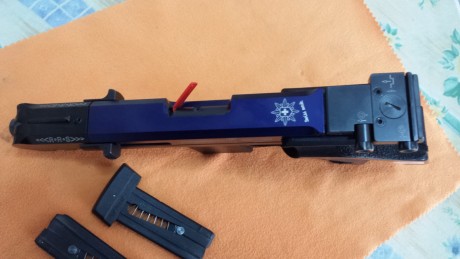 Pues lo dicho, pongo en venta está magnífica Hammerli SP20 RRS, de un compañero y amigo.
La pistola está 11