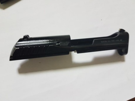 Un compañero vende una Beretta 9000 S, ha sido portada pero apenas ha disparado ni 200 tiros. Pasó número 91