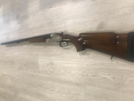 Se vende escopeta paralela marca jabalí calibre 12 
El arma dispone de un solo gatillo y selector de tiro, 02