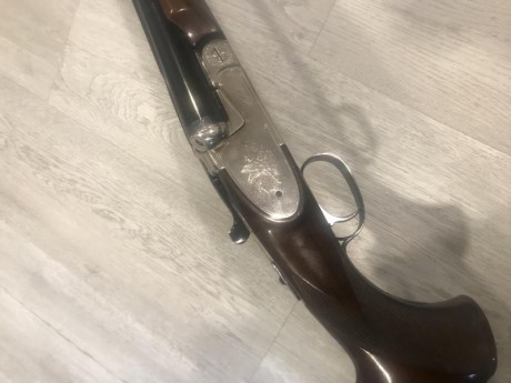 Se vende escopeta paralela marca jabalí calibre 12 
El arma dispone de un solo gatillo y selector de tiro, 12