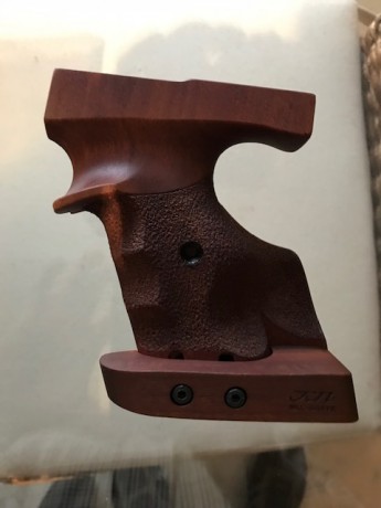 VENDO CACHA ZURDO TALLA M. KNILL PISTOLA FWB AW93 SEMI NUEVA...
100 EUROS.

ferranllaur@hotmail.com 01