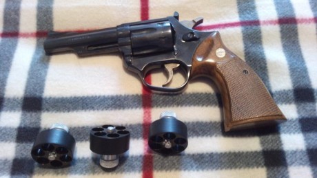 Cambio revolver astra 357 en F por  pistola 9corto en f o vendo en 150€ apenas a disparado 50 tiros y 00