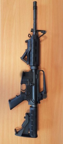 Un compañero pone en venta un fusil AR15 de la marca Olympic Arms calibre 222R con guardamanos Magpul 02