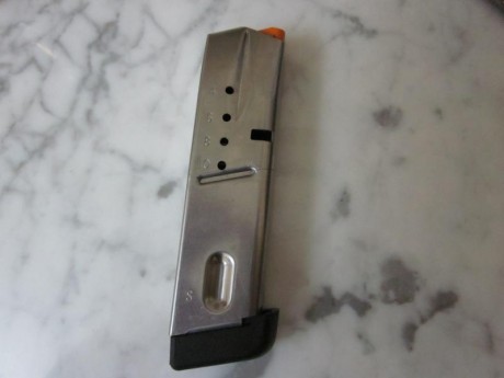 Hola.
Pues el cargador está nuevo, el precio seria de 30€, puesto en el domicilio.
whats App 657 107 707.

Saludos. 00