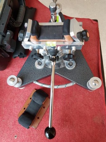 hola, por cambio vendo torreta de tiro Seb-Coax como nueva muy cuidada regalo 2 saqutes delanteros ,uno 01