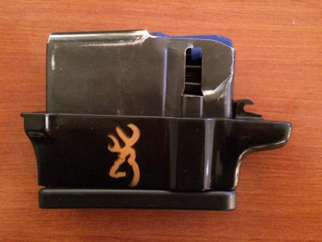 Vendo, o cambio por cargador de dos balas con tapa para Browning BAR MK3 del 9. 3 x 62. 
60 € 00