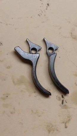 Buenas noches.

Como puse en otro post:

 https://www.armas.es/foros/armas-cortas/uberti-cattleman-ii-1072491?p=3477069&hilit=uberti#p3477069 01