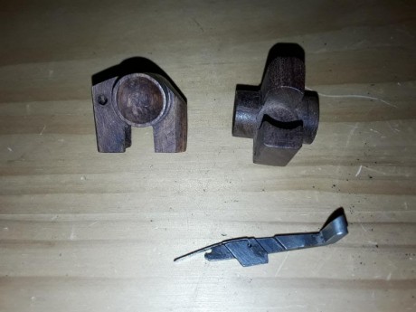  20181101_183655.jpg  20181101_183723.jpg  20181101_183809.jpg 
Retenida con su muelle para P08 original 01