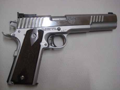 Un amigo me ha pedido que le anuncie esta pistola S.T.I. Tojan de seis pulgadas.

Pide por ella 1.050,00 01
