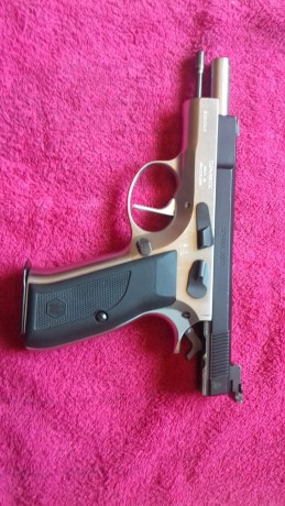 Vendo esta pistola suiza de la marca Sphinx. Os recomiendo que busqueis por internet informacion de esta 01