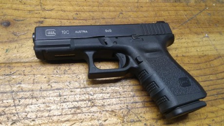  Se retira de la venta temporalmente. 
Vendo Glock 19C Gen3, por falta de uso y liberar cupo. 
Esta guiada 01