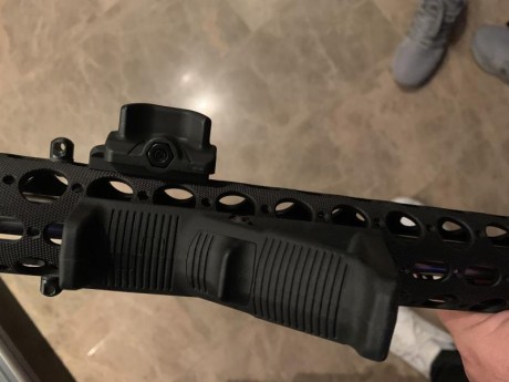 Hola, vendo grip angular MAGPUL AFG2 en Color negro, poco uso.
Precio 40 envío a península incluido 
Saludos 00
