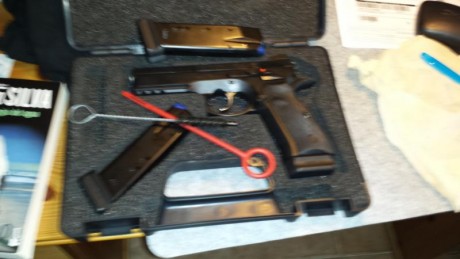 pongo a la venta mi shadow sp1 nueva del año pasado fecha 29/04/2017. la compre para hacer IPSC y no la 00