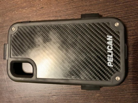 Hola , vendo funda para IPHONE X, marca Pelican modelo shield de Kevlar con estándares de protección militar.
Precio 02