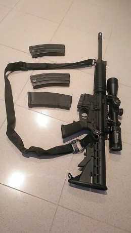 Hola,

vendo un S&W 300 AAC Blackout en negro.

Estado perfecto

Varios cargadores, varios de 20, 02