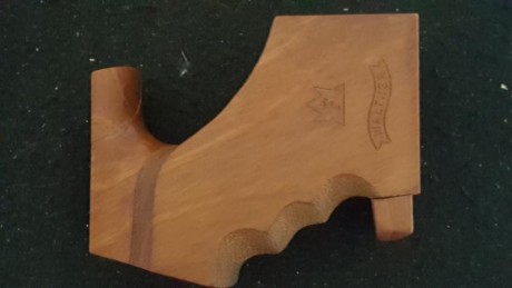 Vendo esta cacha de Walther GSP Expert talla M, está reparada por un profesional ya que tenia una pequeña 00