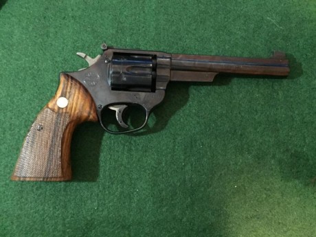 Hola, vendo revólver Astra Match de 5 ,5 pulgadas con alza regulable en altura y deriva y gatillo ancho 02