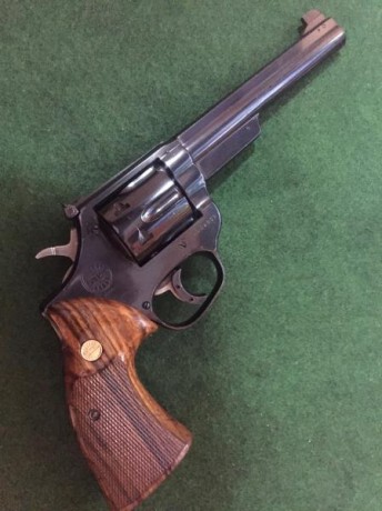 Hola, vendo revólver Astra Match de 5 ,5 pulgadas con alza regulable en altura y deriva y gatillo ancho 01