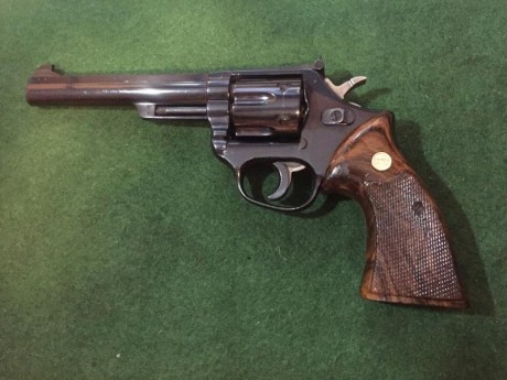 Hola, vendo revólver Astra Match de 5 ,5 pulgadas con alza regulable en altura y deriva y gatillo ancho 11