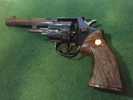Hola, vendo revólver Astra Match de 5 ,5 pulgadas con alza regulable en altura y deriva y gatillo ancho 10
