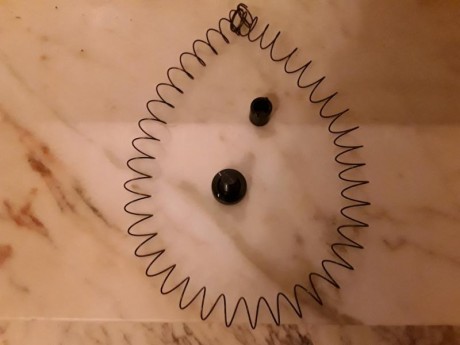  20180922_154007.jpg 

Algunos recambios para Mossberg 500, 
Pareja extractoras.........................30€
Rosca 00