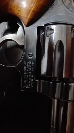 Pues eso un amigo del club pone a la venta este magnifico revolver del 38 por no usar,  está muy bien 00