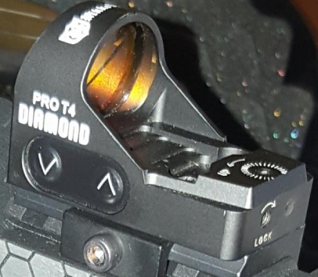 Buenas, se vende este punto rojo Nikko Diamond pro T4.
Esta en Barcelona
Solo venta, en perfecto estado 00