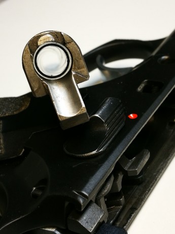 Hola, Vendo CZ75B de 9mm, perfecta para comenzar en IPSC, funda de extracción rápida, dos cargadores y 01